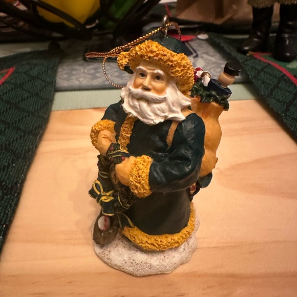 ๐๐2/$10๐๐ Oakland A's Olde World Santa Claus Christmas Ornament MLB Limited Ed - Picture 4 of 7